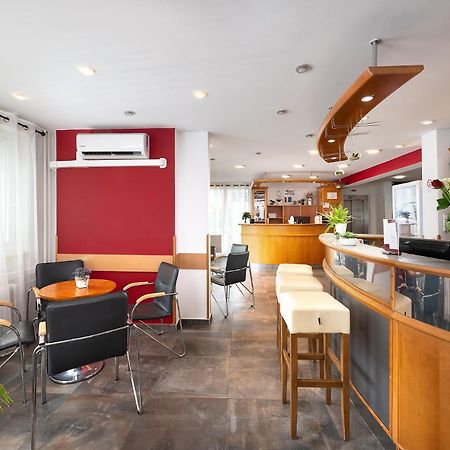 Hotel Plus Bratislava Eksteriør bilde
