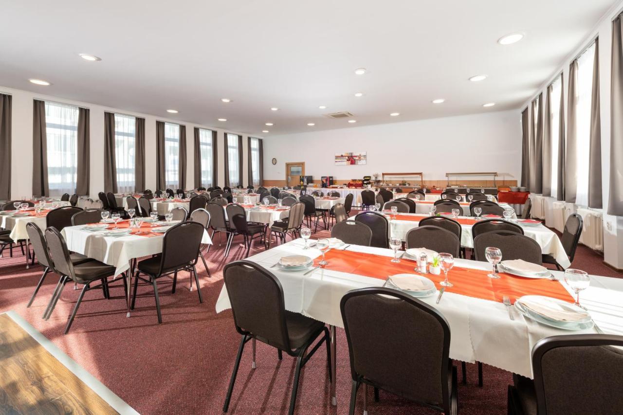 Hotel Plus Bratislava Eksteriør bilde