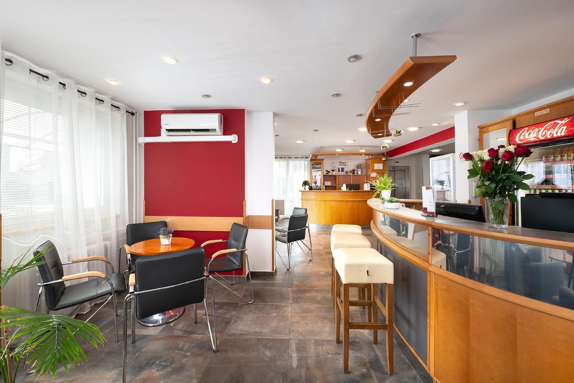 Hotel Plus Bratislava Eksteriør bilde