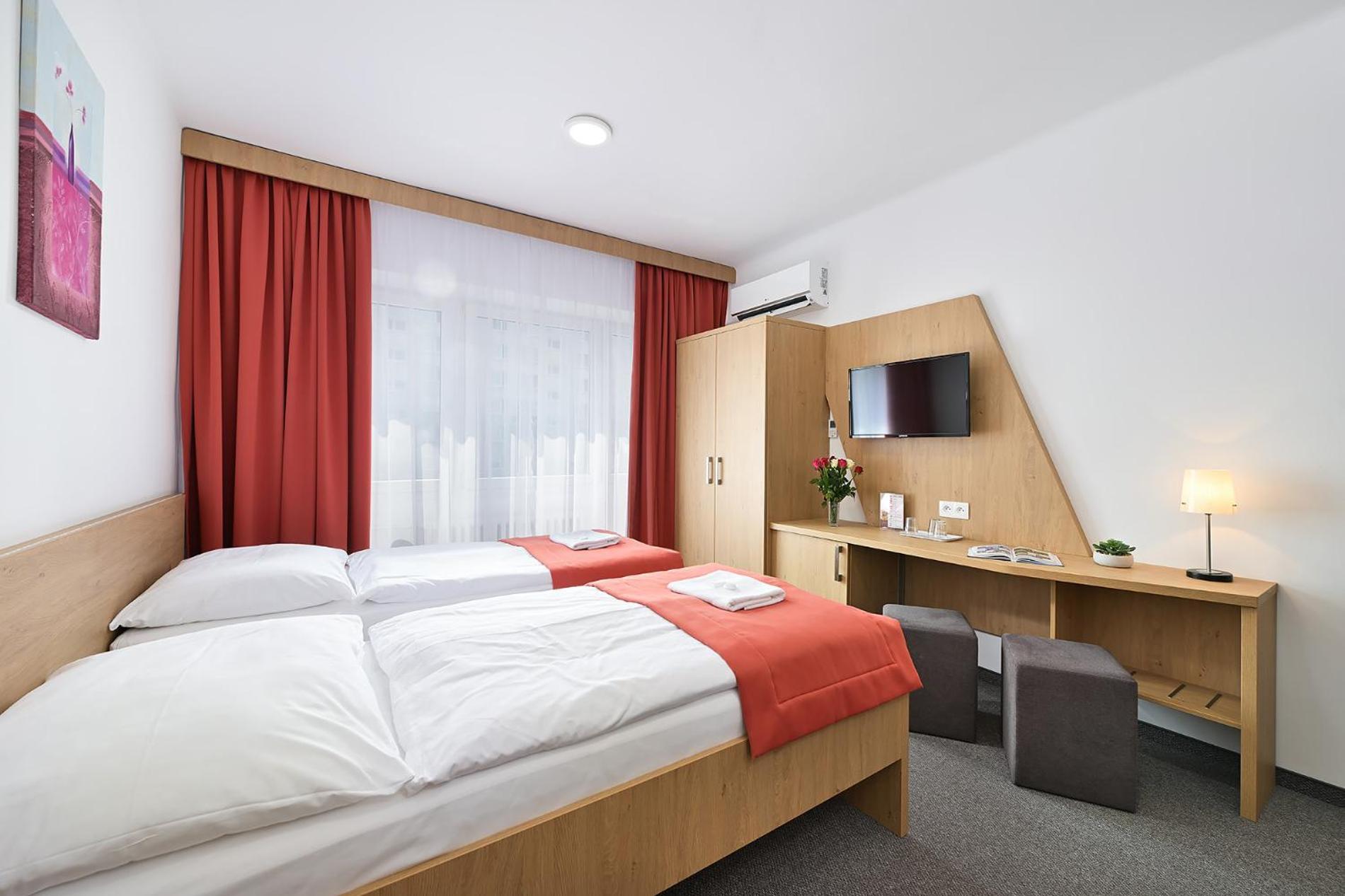 Hotel Plus Bratislava Eksteriør bilde