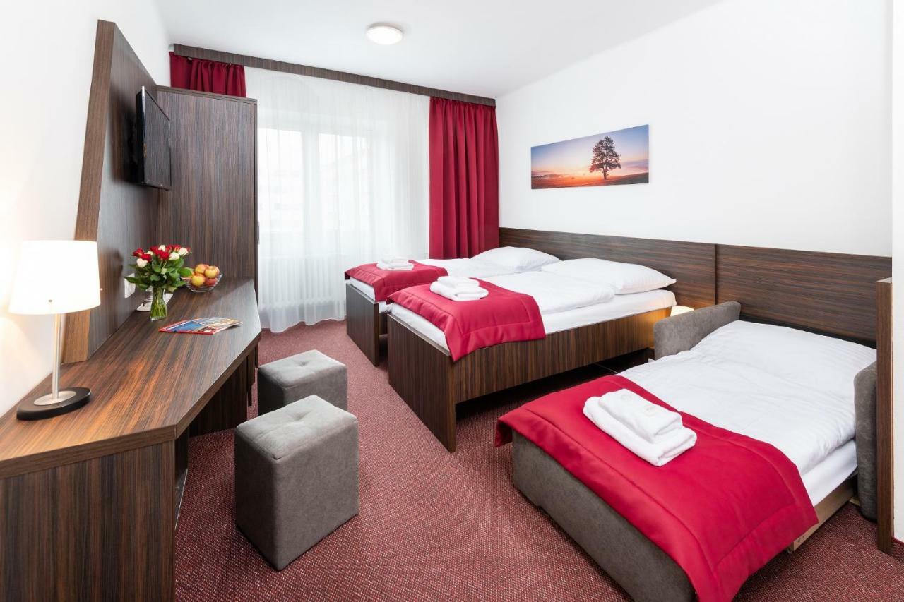 Hotel Plus Bratislava Eksteriør bilde